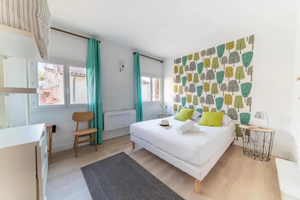 Magnifique Appartement De Charme Avec Vue Sur Le Palais Des Papes A Avignon Wifi Gratuit 外观 照片